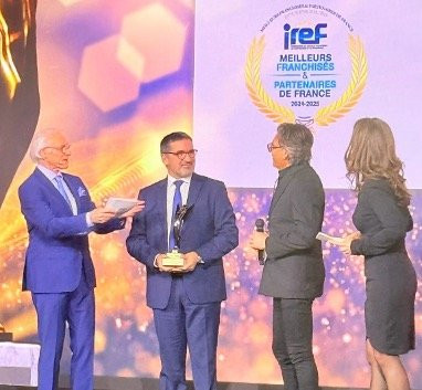 Guy Hoquet l'Immobilier à nouveau récompensé par l'IREF avec le "Grand Prix de l'Innovation IA" !